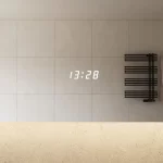 Digitalt ur Moderne badeværelse spejl med LED-lys ur og antidug 100x70 cm