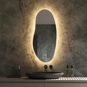Spejl med organisk form baggrundsbelysning lysstyring og antidug 45x100 cm