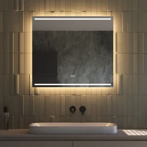 Elegant badeværelsesspejl med vandret LED lys top og bund og antidug 80x70 cm